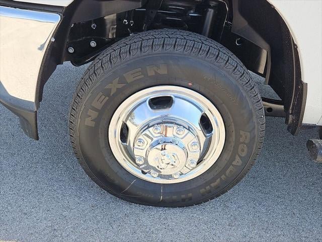 New 2026 RAM 3500 Tradesman AWD/4WD image 43