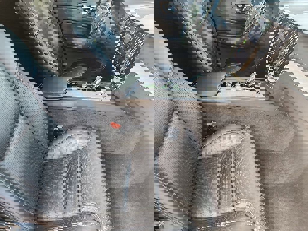 Used 2022 Volvo XC60 B5 Inscription w/ Advanced Package AWD/4WD image 15