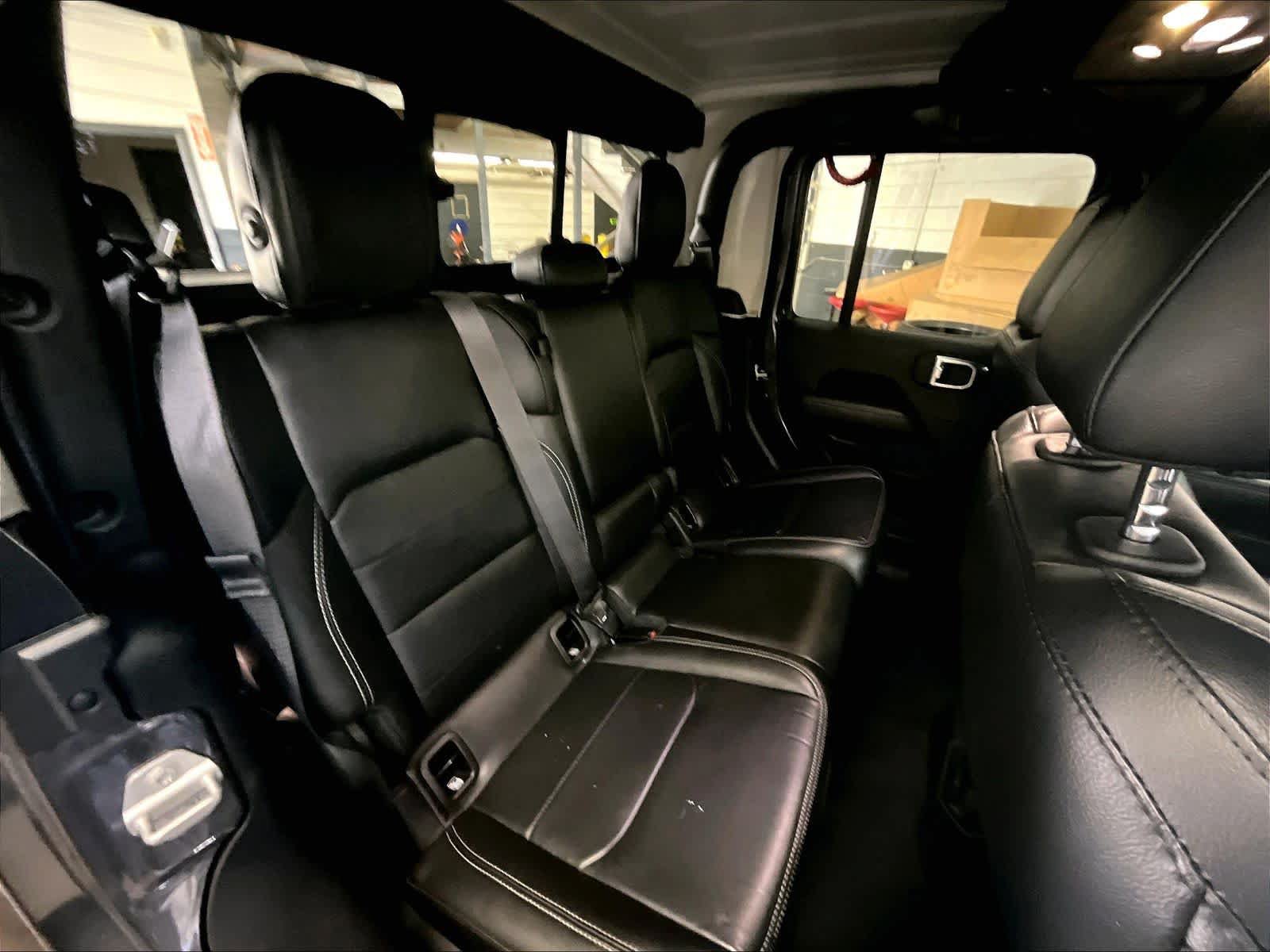 Used 2021 Jeep Gladiator Overland w/ Popular Equipment Package AWD/4WD image 30