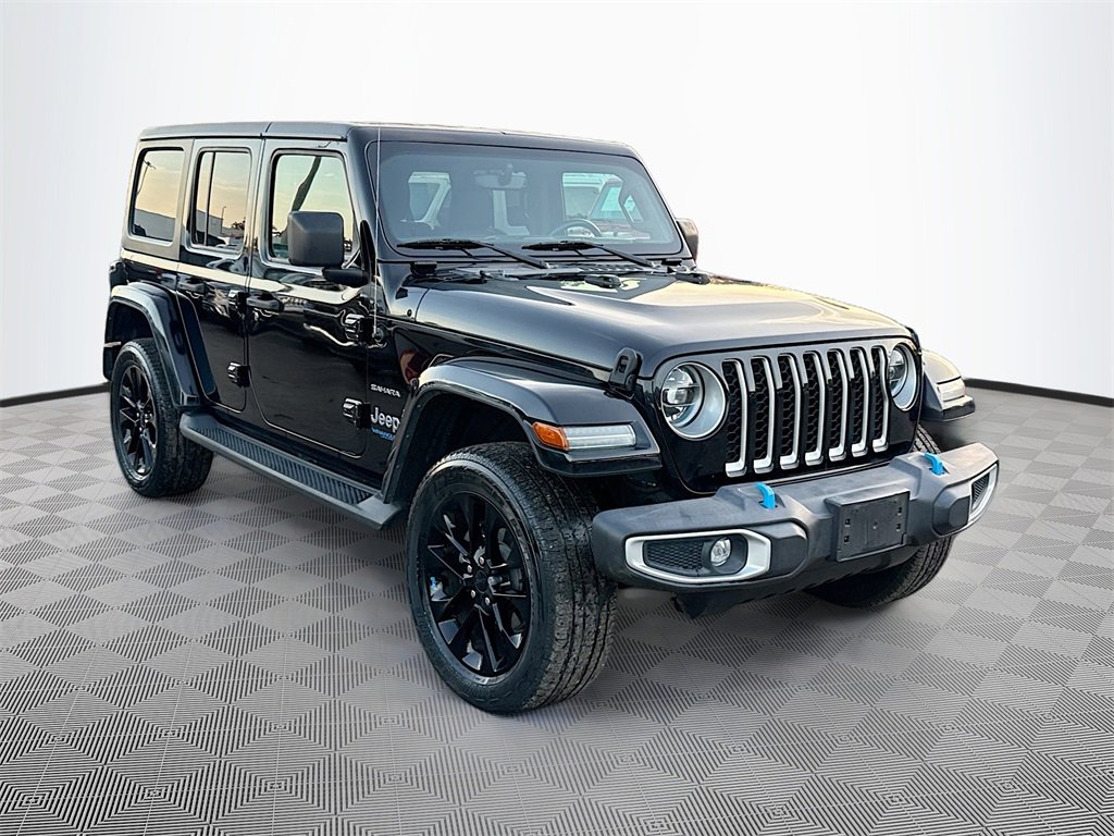 Used 2022 Jeep Wrangler Unlimited Sahara w/ Cold Weather Group image 4