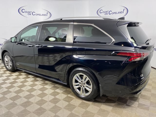 Certified 2021 Toyota Sienna Limited AWD/4WD image 4