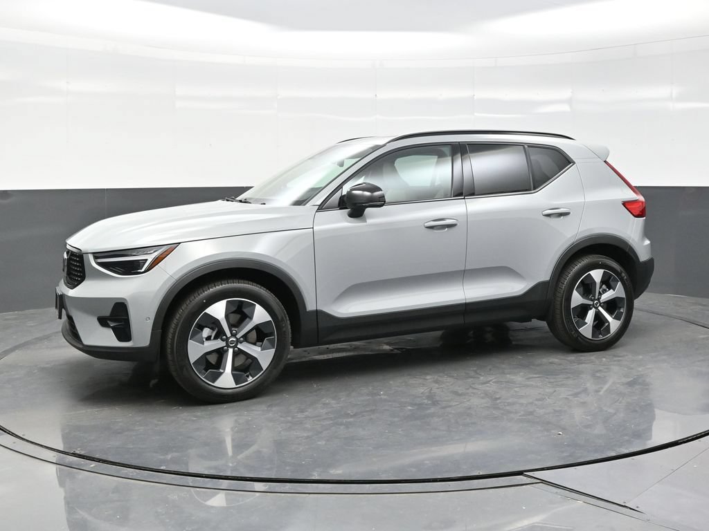 New 2026 Volvo XC40 B5 Plus w/ Protection Package Premier AWD/4WD image 3
