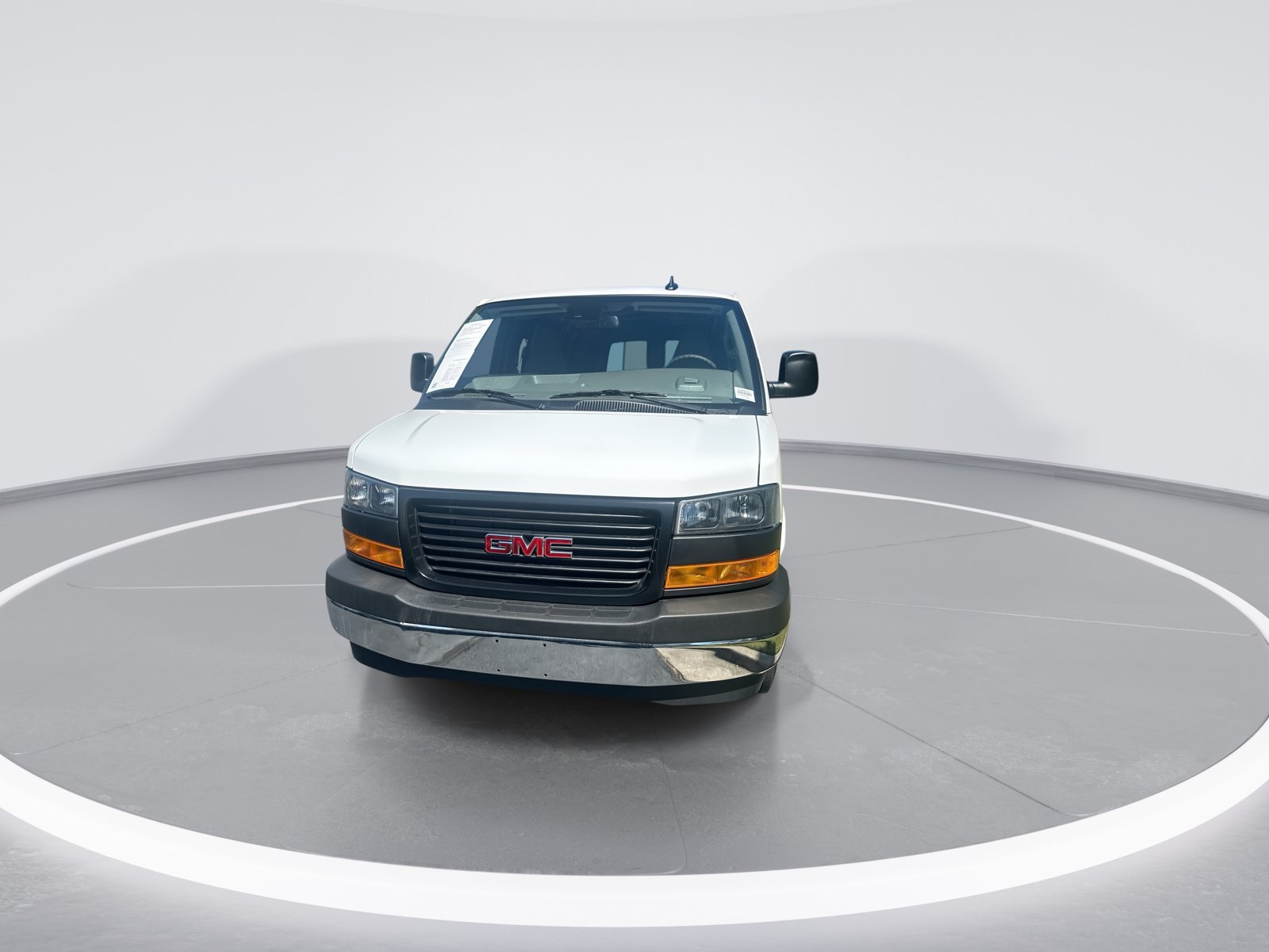 Used 2025 GMC Savana 3500 Extended w/ Driver Convenience Package RWD image 3