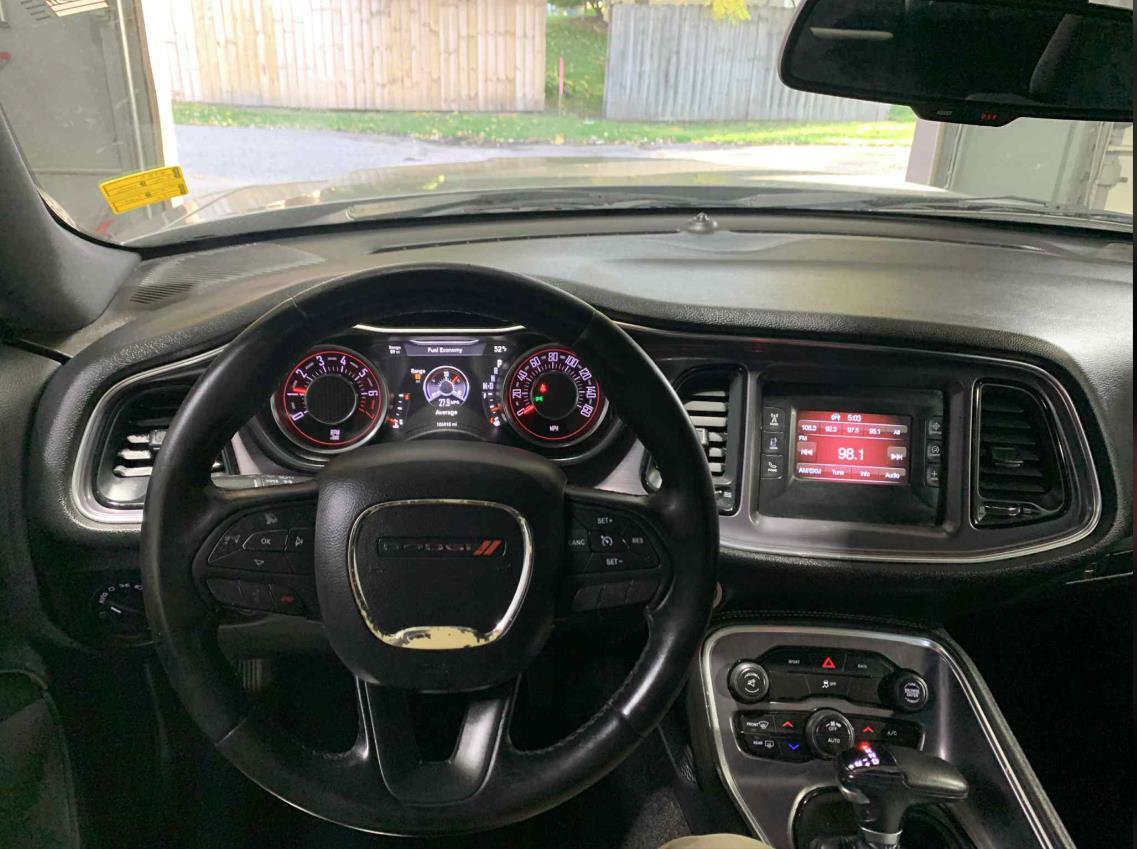 Used 2016 Dodge Challenger SXT image 25