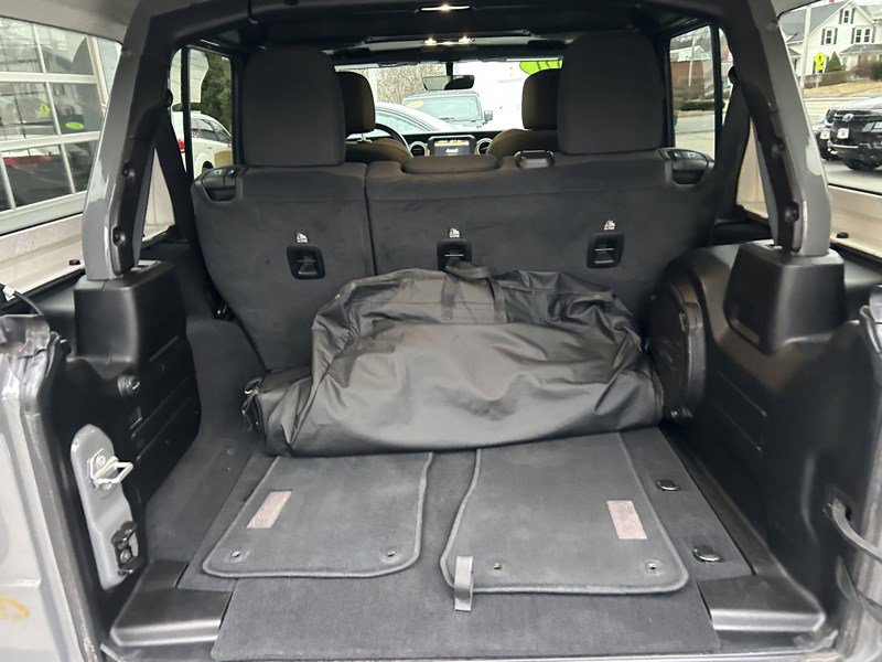 Used 2021 Jeep Wrangler Unlimited Sahara image 9