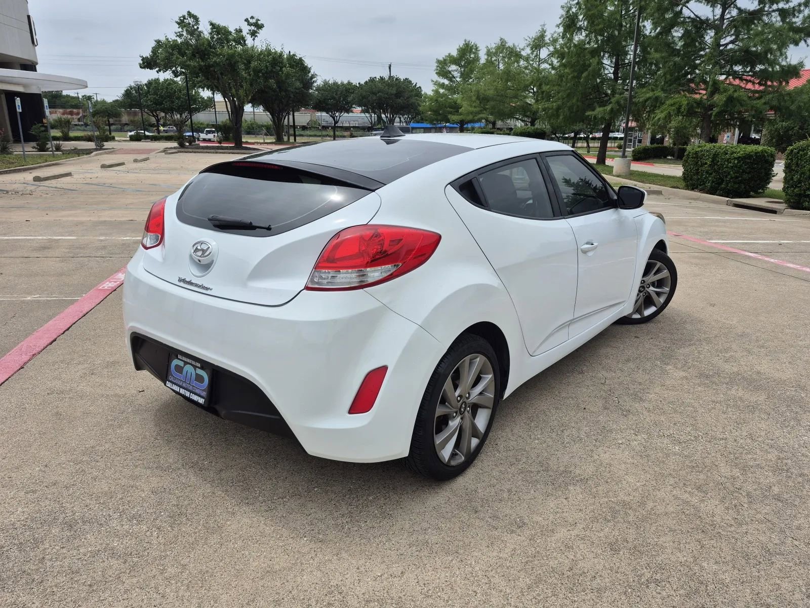 Used 2017 Hyundai Veloster FWD image 6