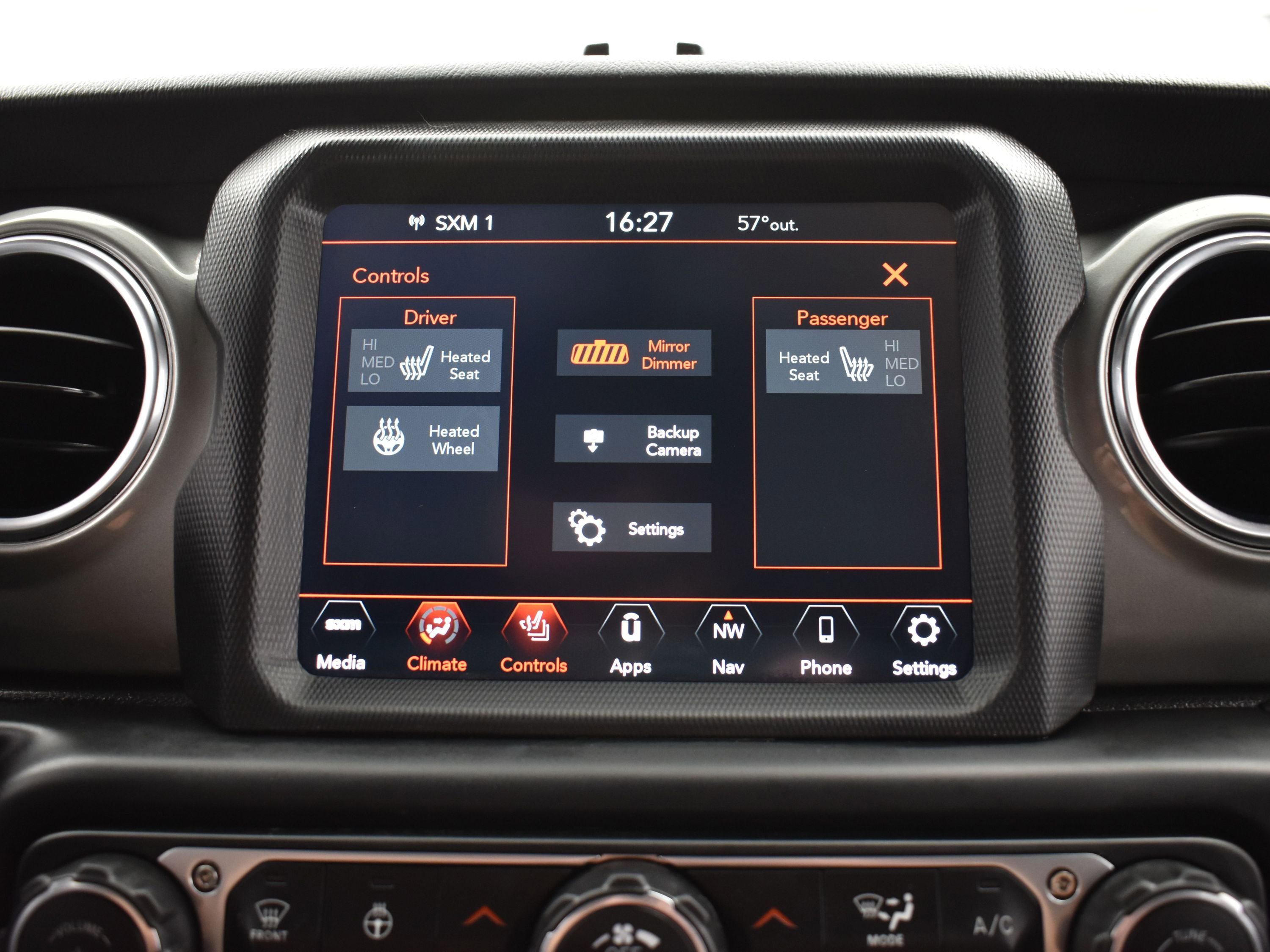 Used 2020 Jeep Wrangler Unlimited Sahara image 32