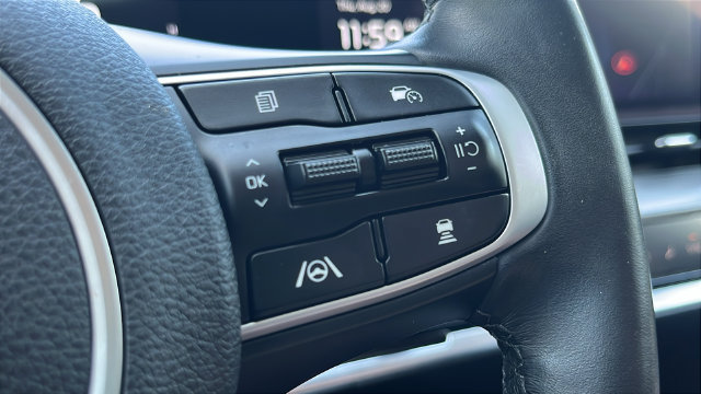 Used 2025 Kia Sportage SX AWD/4WD image 33