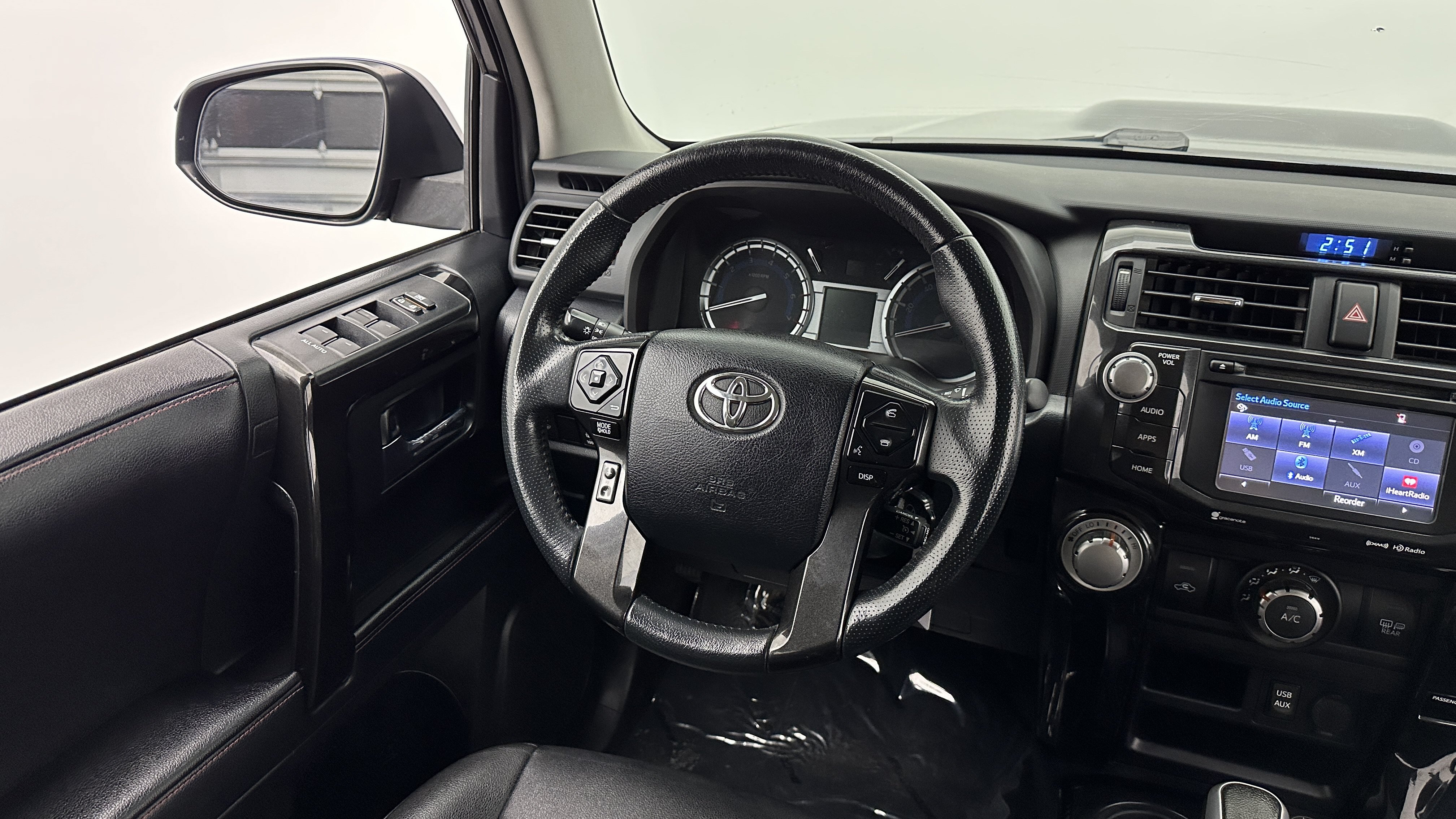 Used 2019 Toyota 4Runner TRD Off-Road Premium AWD/4WD image 31