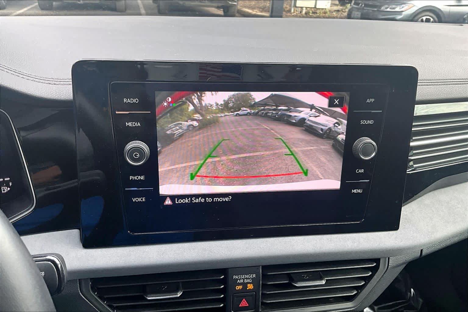 Used 2025 Volkswagen Jetta SE FWD image 26