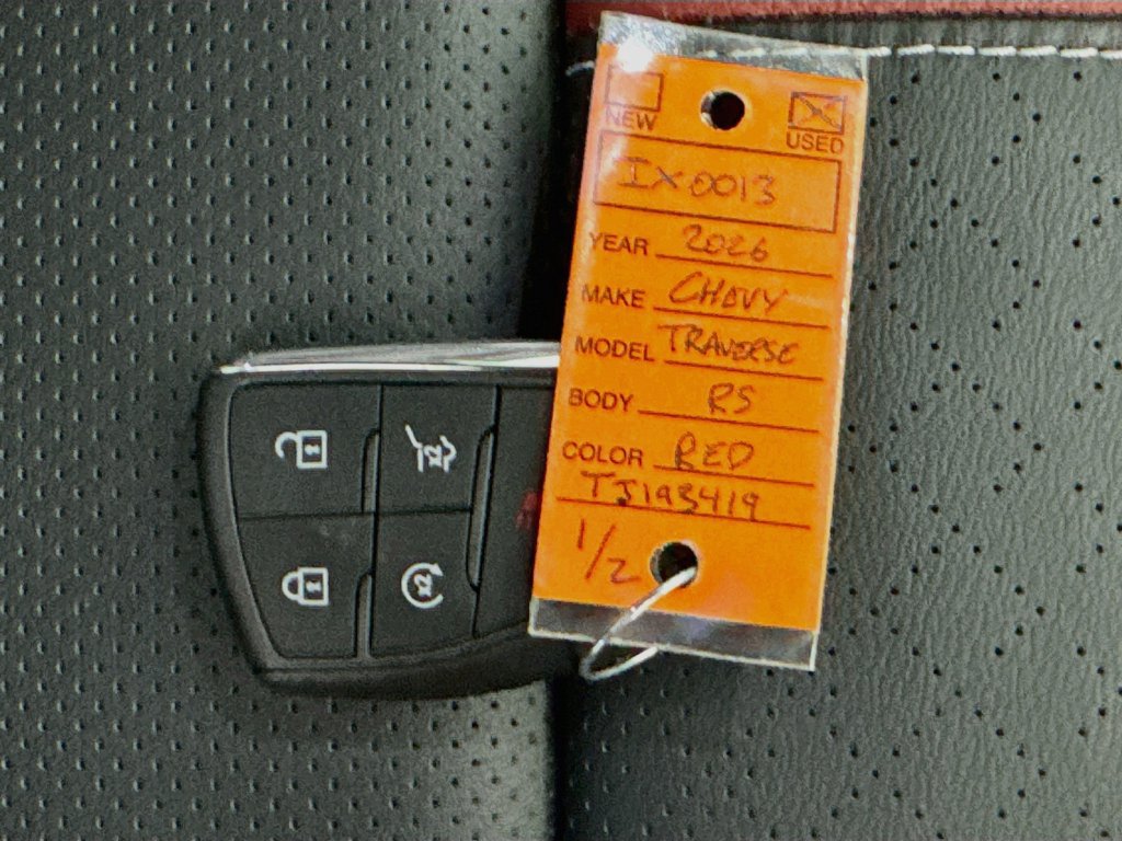 Used 2026 Chevrolet Traverse RS w/ LPO, Floor Liner Package FWD image 39