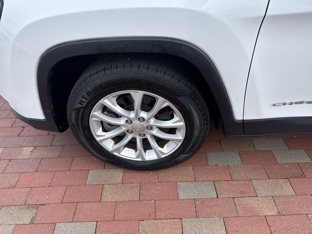 Used 2021 Jeep Cherokee Latitude Plus image 10