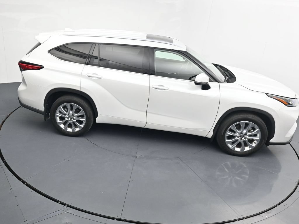Used 2022 Toyota Highlander Limited AWD/4WD image 17