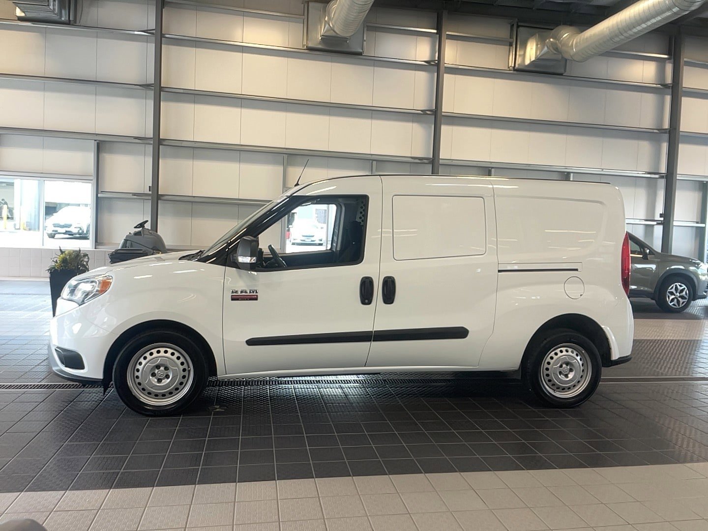 Used 2022 RAM ProMaster City Tradesman FWD image 4