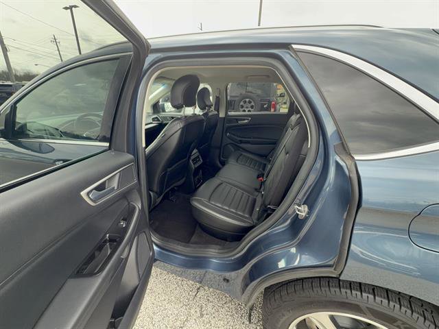Used 2019 Ford Edge SEL w/ Equipment Group 201A AWD/4WD image 22