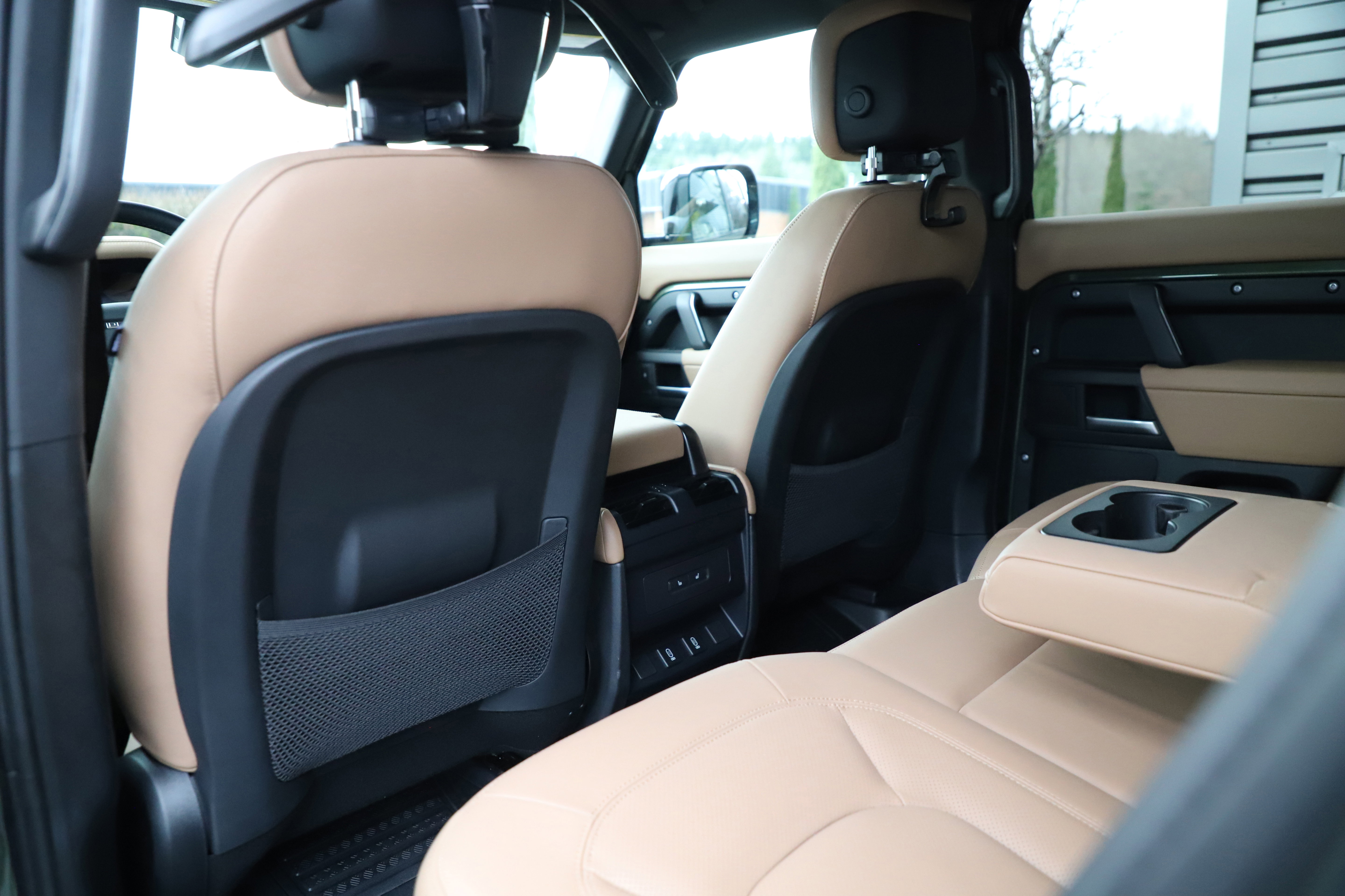 New 2026 Land Rover Defender 110 X-Dynamic SE image 17