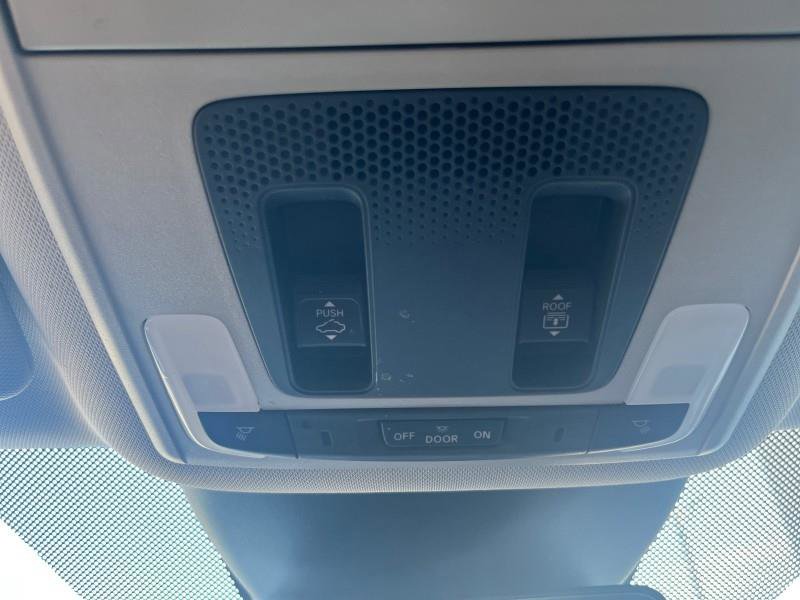 Used 2024 Honda Pilot Touring image 16