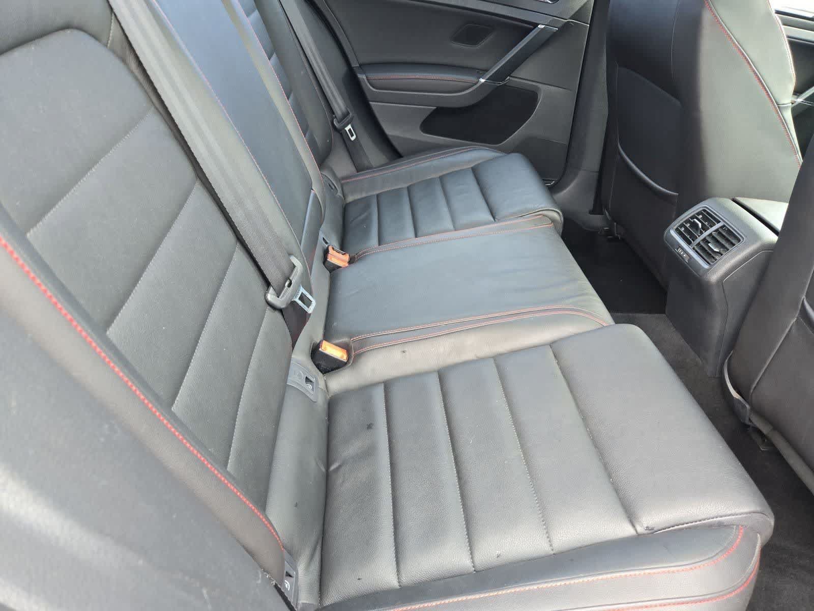 Used 2015 Volkswagen GTI SE FWD image 19