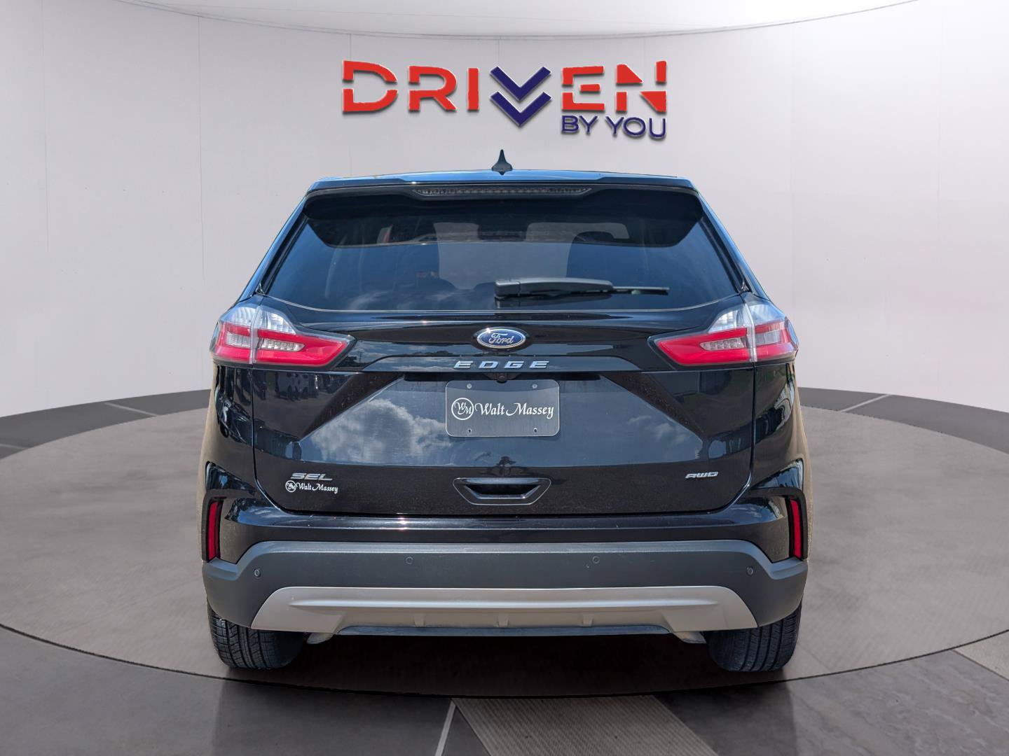 Used 2024 Ford Edge SEL AWD/4WD image 4