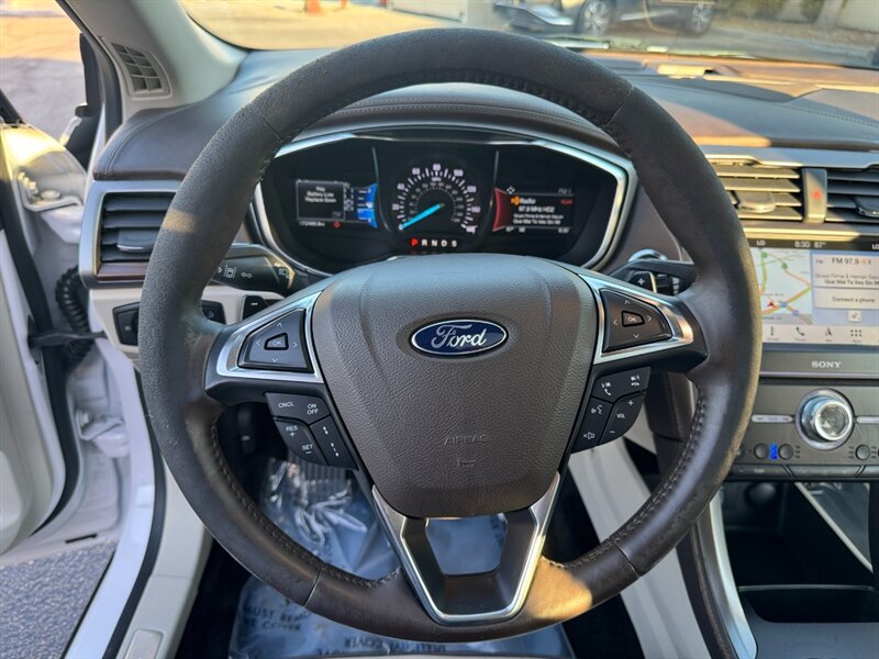 Used 2018 Ford Fusion Platinum FWD image 21
