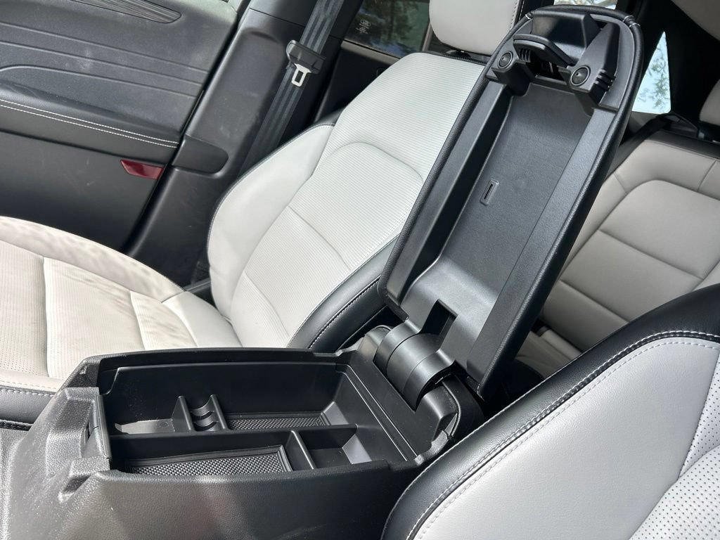 Used 2023 Ford Escape Platinum AWD/4WD image 37