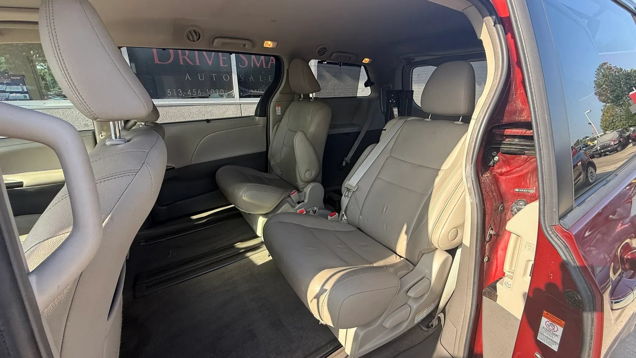 Used 2015 Toyota Sienna XLE FWD image 11