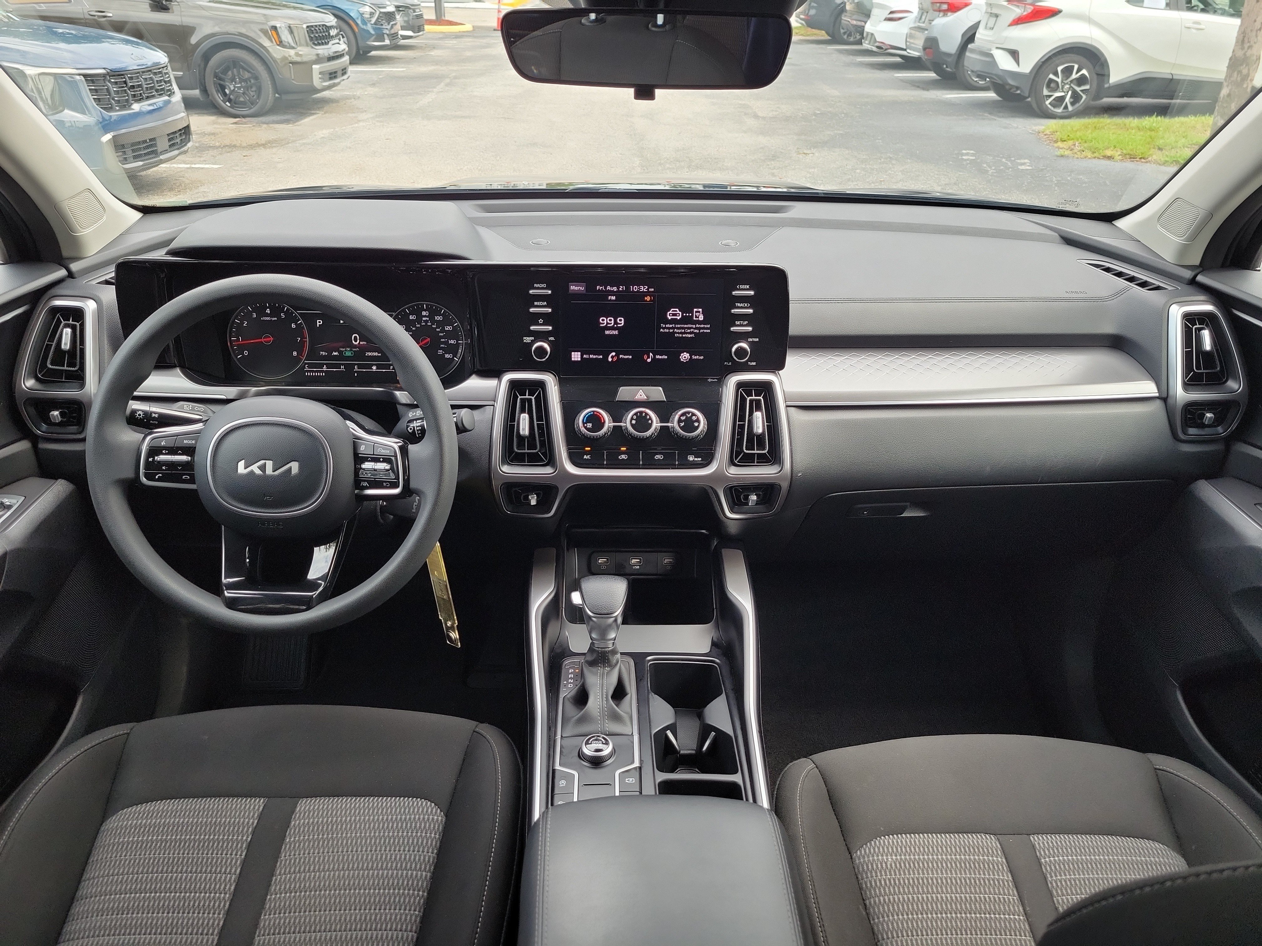 Certified 2023 Kia Sorento LX FWD image 17
