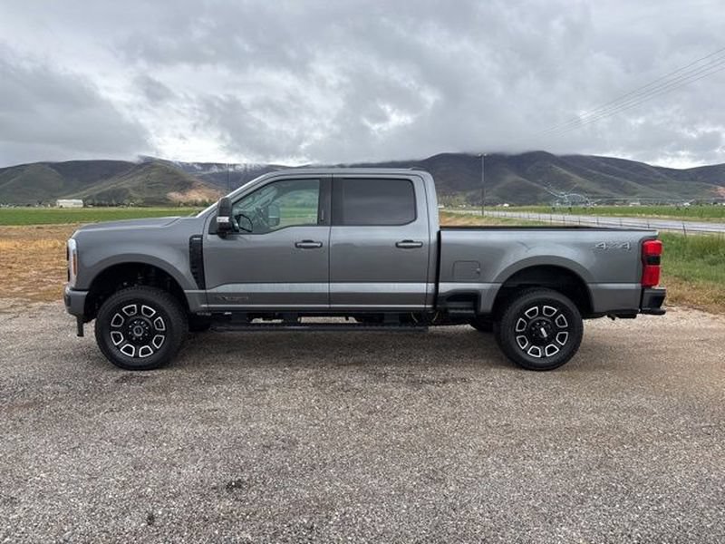 Used 2024 Ford F350 Lariat w/ Black Appearance Package AWD/4WD image 4