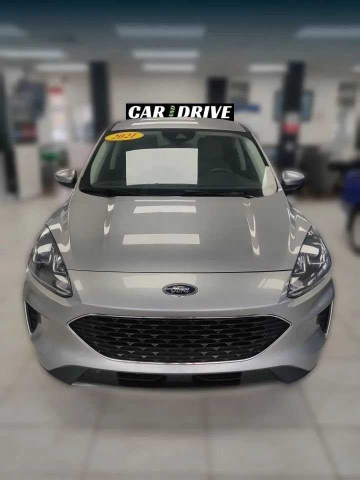 Used 2021 Ford Escape SE AWD/4WD image 2