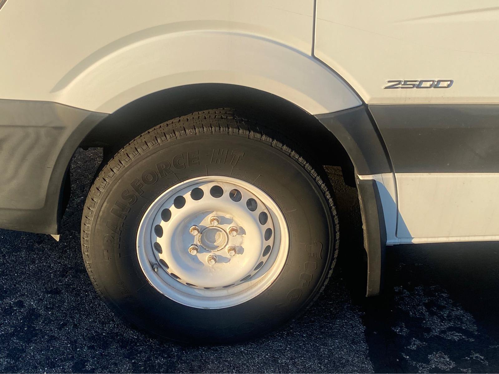 Used 2015 Freightliner Sprinter 2500 RWD image 34