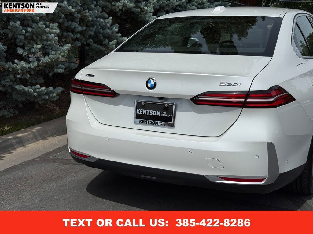 Used 2025 BMW 530i xDrive image 40