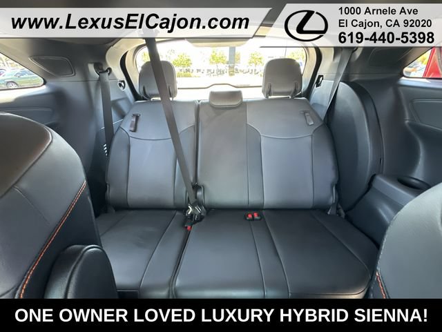 Used 2021 Toyota Sienna XSE w/ XSE Plus Package FWD image 18