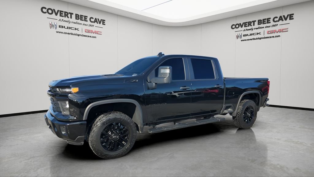 Used 2025 Chevrolet Silverado 2500 Custom w/ Custom Value Package image 4