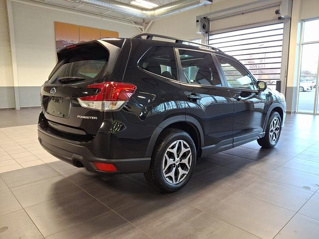 Certified 2023 Subaru Forester Premium image 6