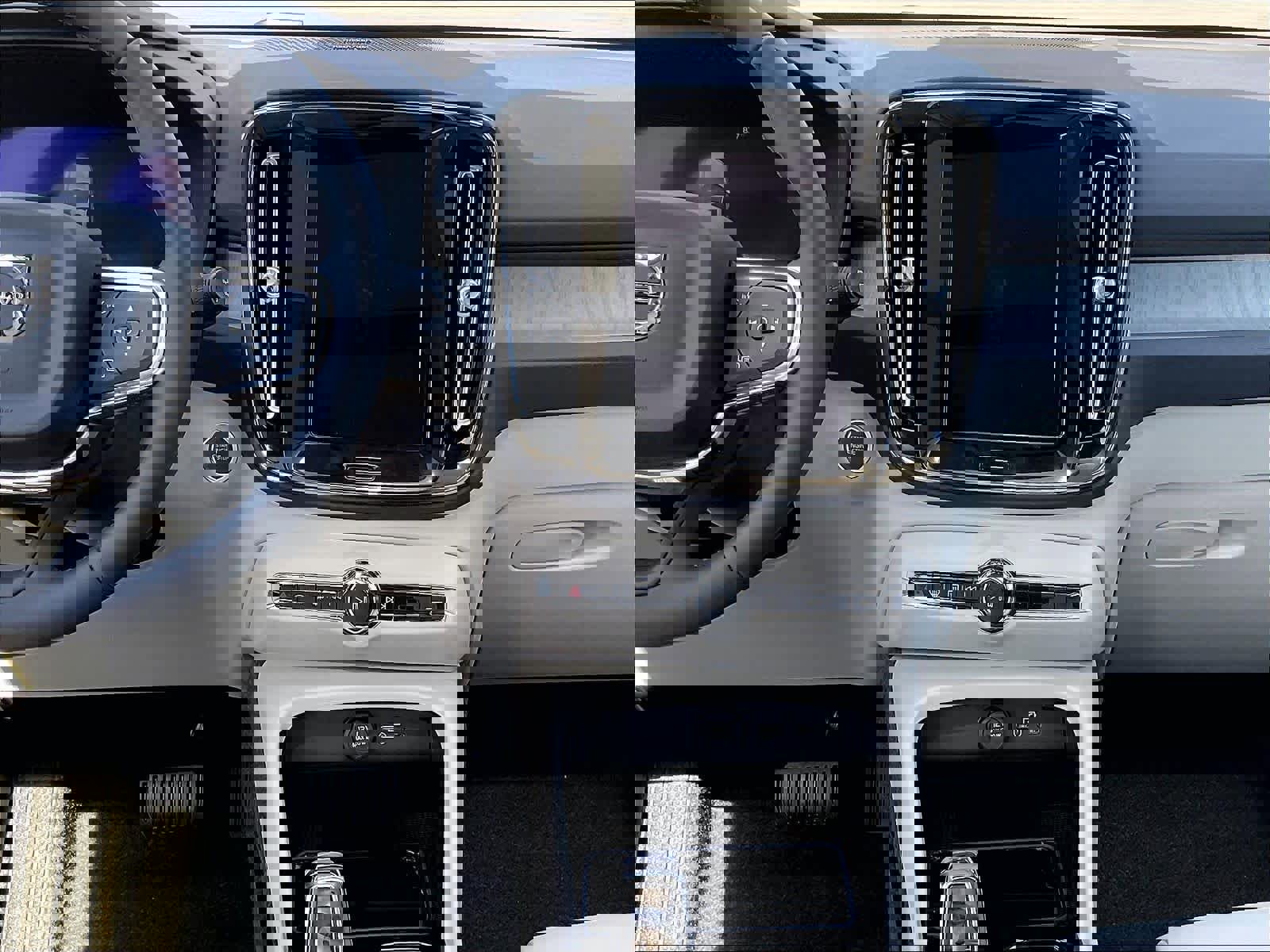 New 2026 Volvo XC40 B4 Plus w/ Protection Package Premier image 9