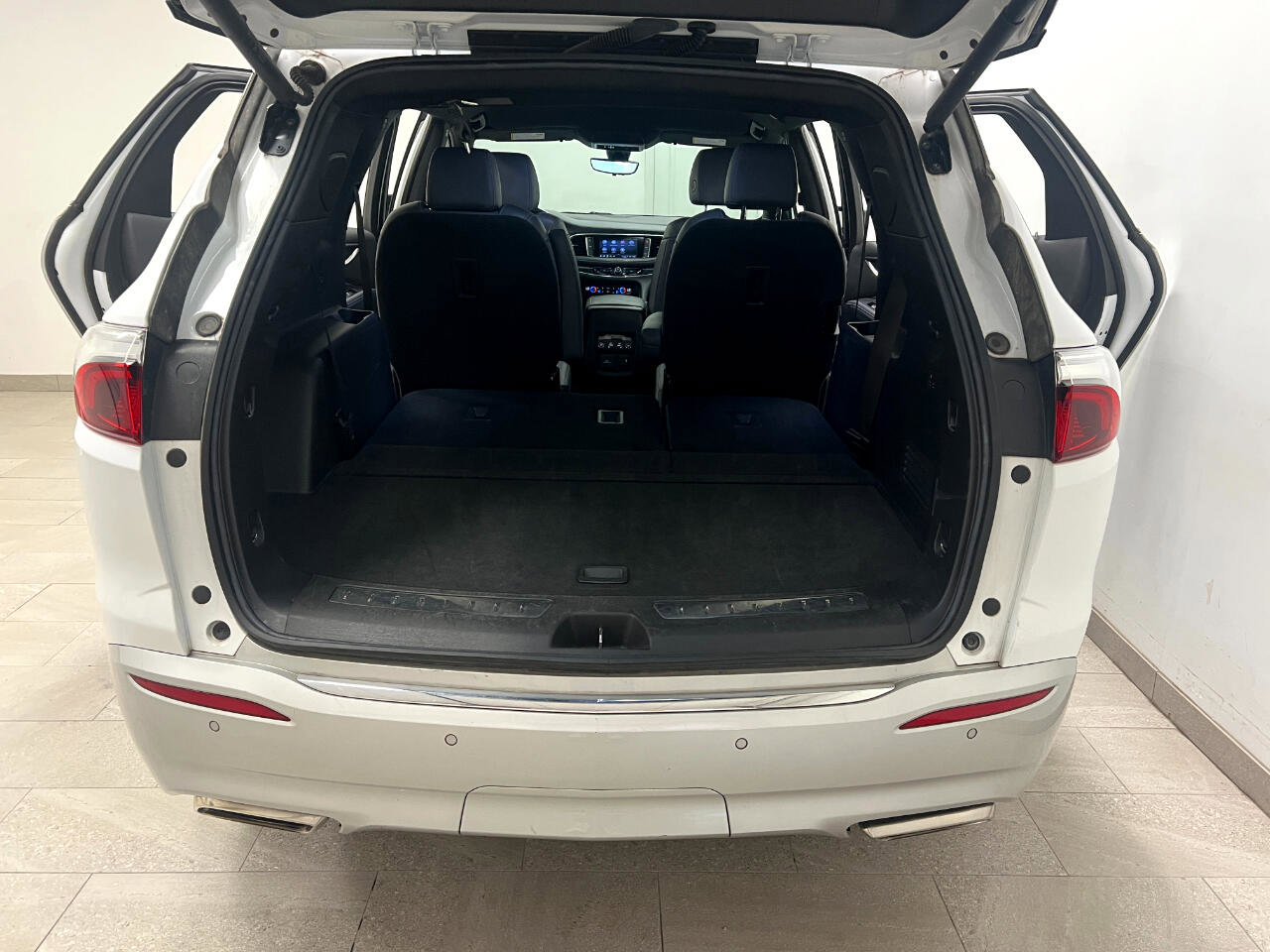 Used 2024 Buick Enclave Premium image 14