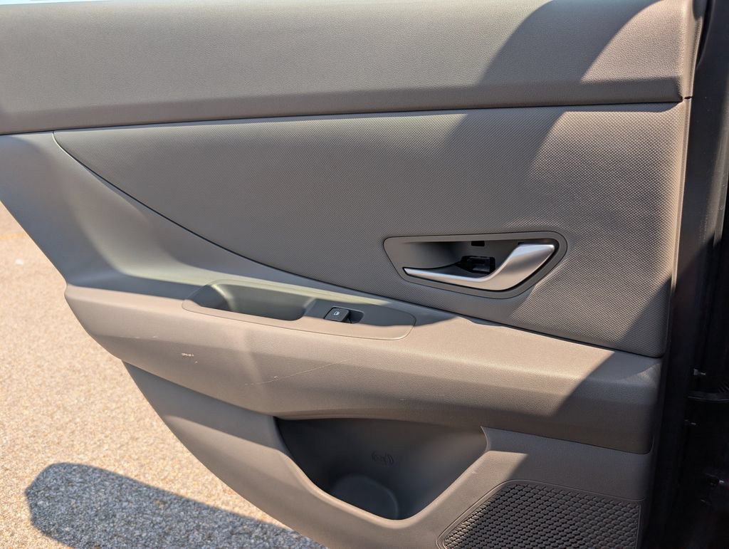 Used 2024 Hyundai Elantra SEL w/ Convenience Package FWD image 30