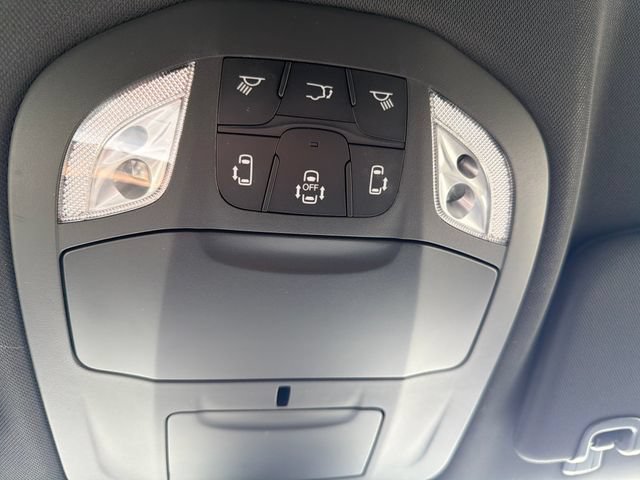 Used 2026 Chrysler Pacifica Select FWD image 41