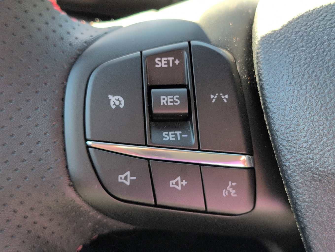 New 2026 Ford Escape ST-Line w/ Cold Weather Package image 23