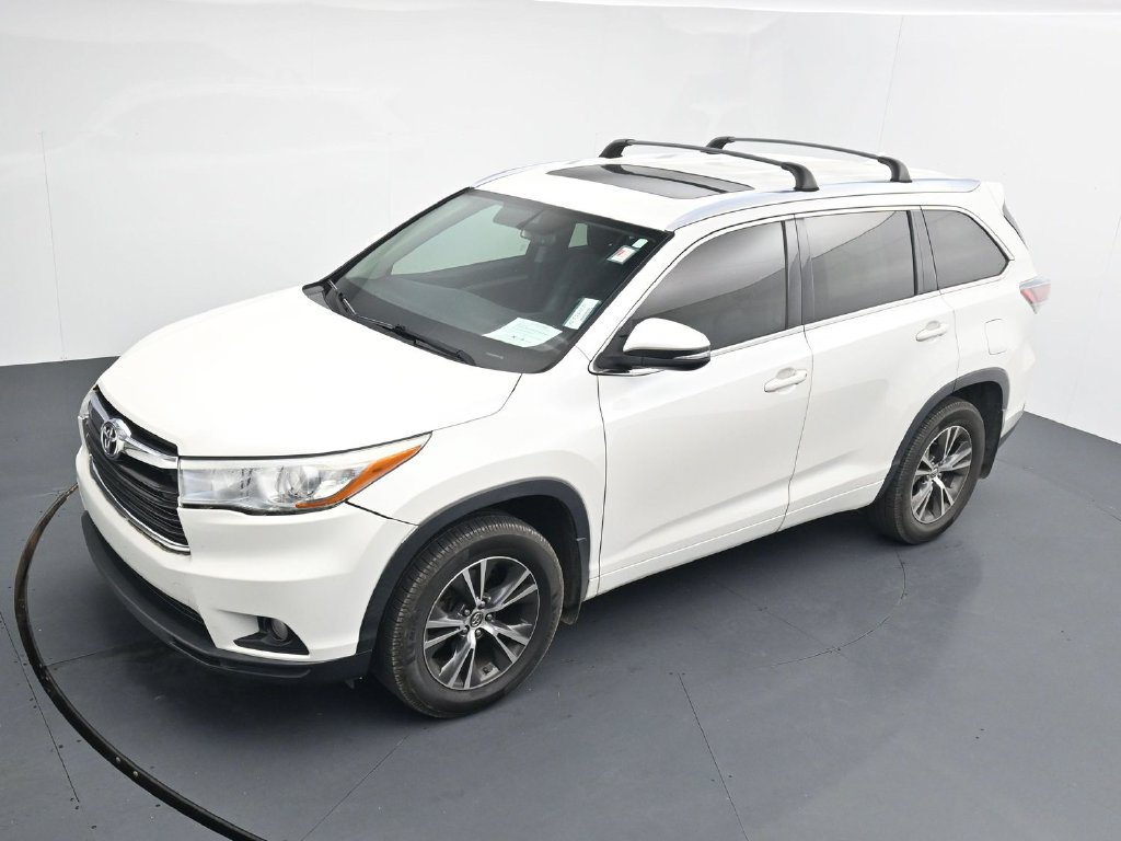 Used 2016 Toyota Highlander XLE AWD/4WD image 12