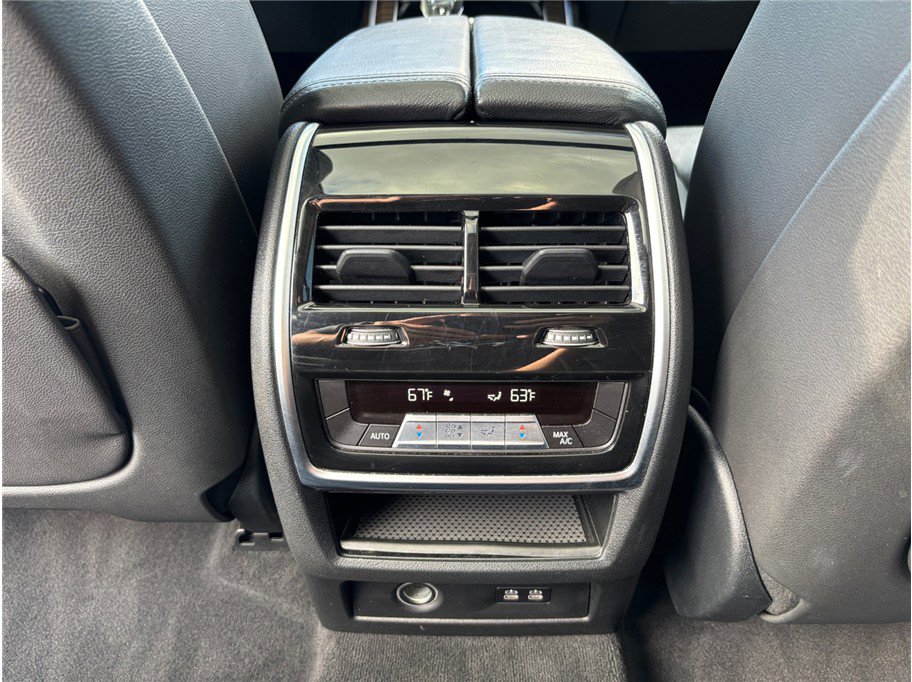 Used 2021 BMW X7 xDrive40i w/ Parking Assistance Package image 45