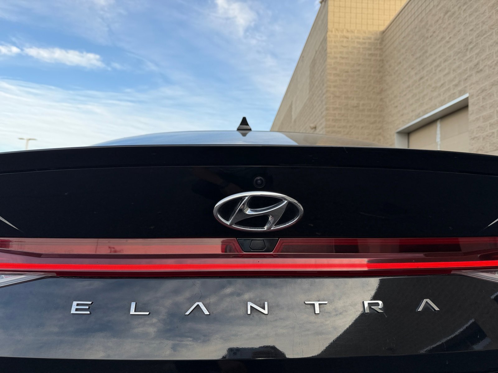 Certified 2023 Hyundai Elantra N Line image 24
