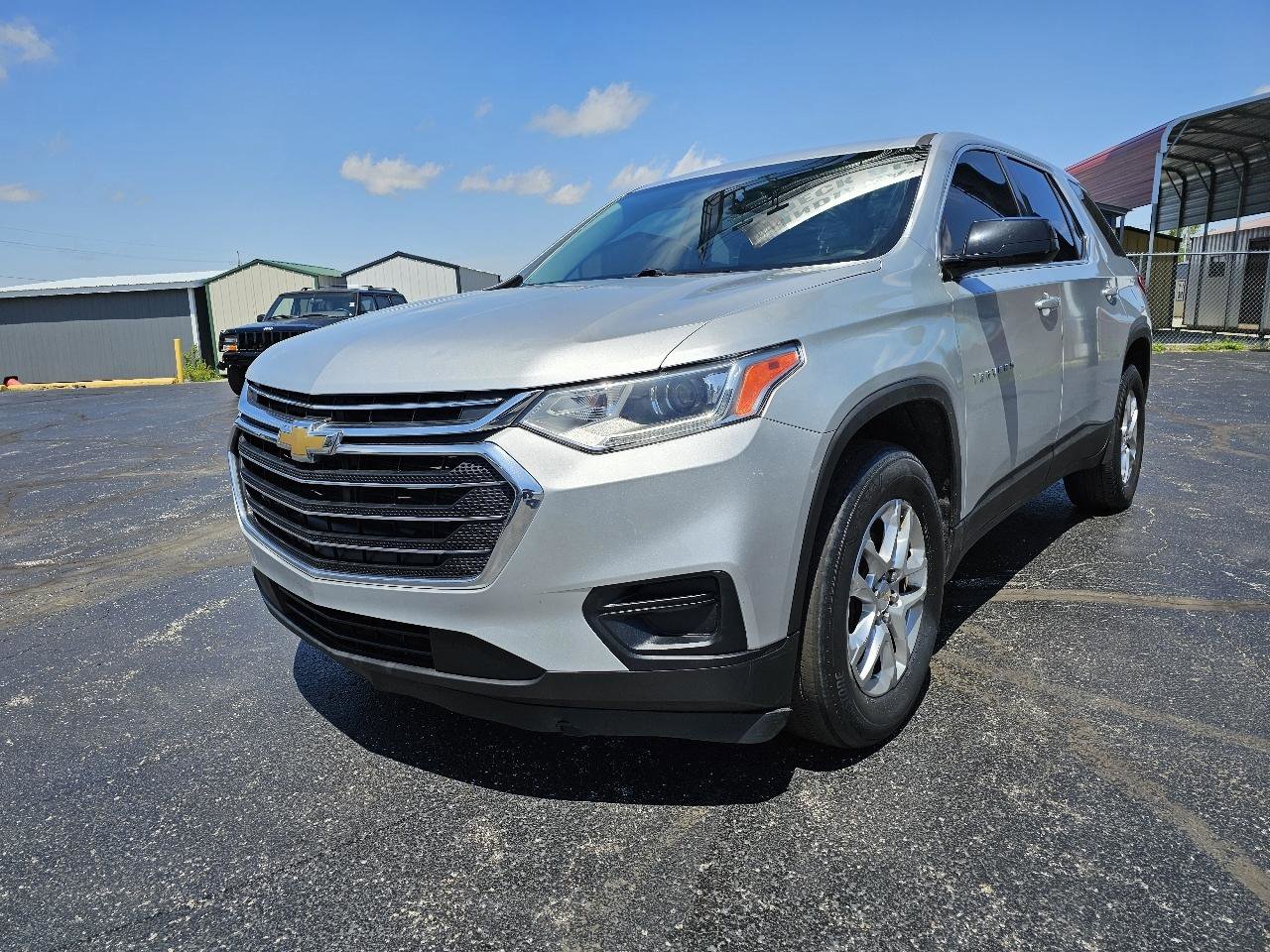 Used 2019 Chevrolet Traverse LS FWD image 2