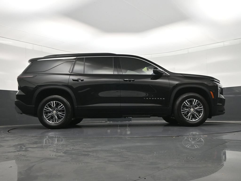 Used 2026 Chevrolet Traverse LT FWD image 34