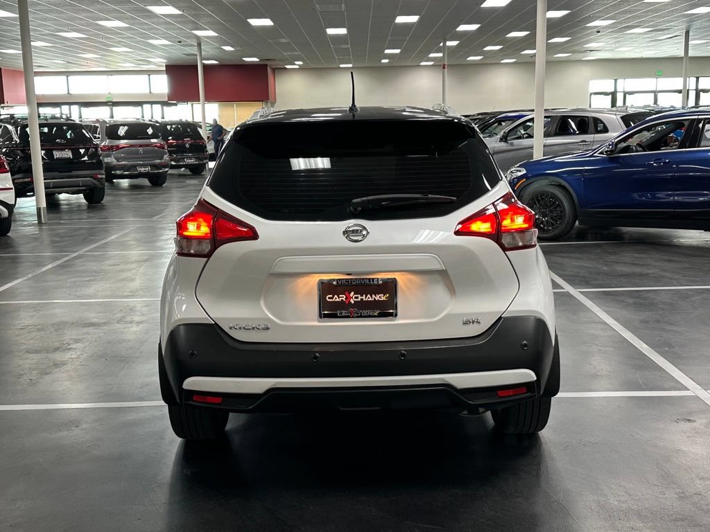 Used 2020 Nissan Kicks SR w/ SR Premium Package FWD image 6