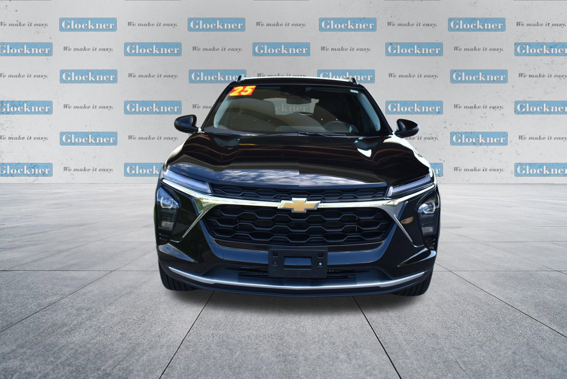 Used 2025 Chevrolet Trax LT w/ LT Convenience Package FWD image 2