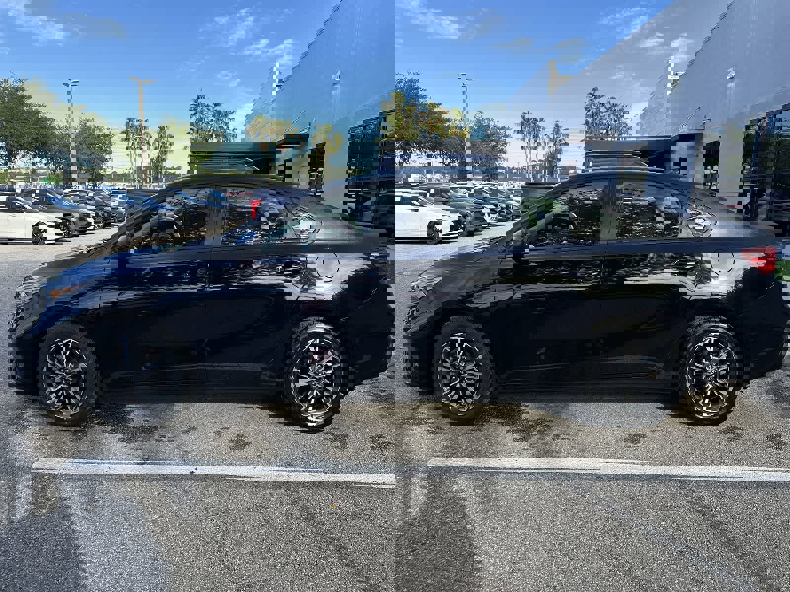 Used 2023 Kia Forte LXS image 5