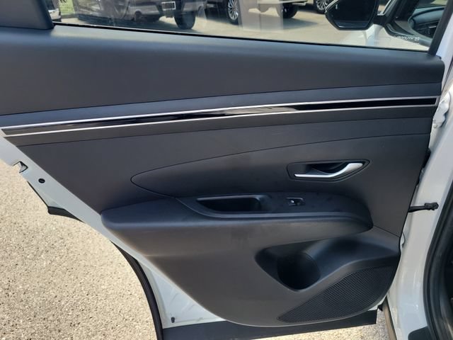 Used 2023 Hyundai Tucson SEL FWD image 12