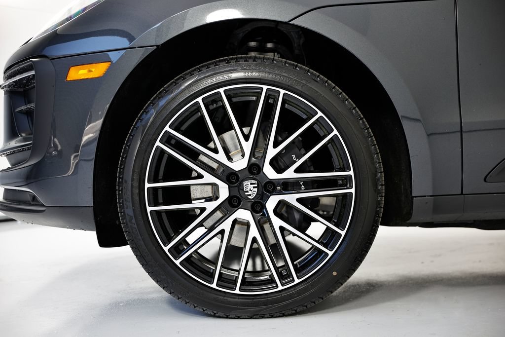 New 2026 Porsche Macan AWD/4WD image 13