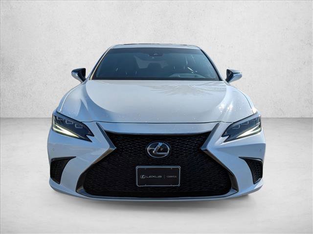 Used 2023 Lexus ES 300h F Sport image 4